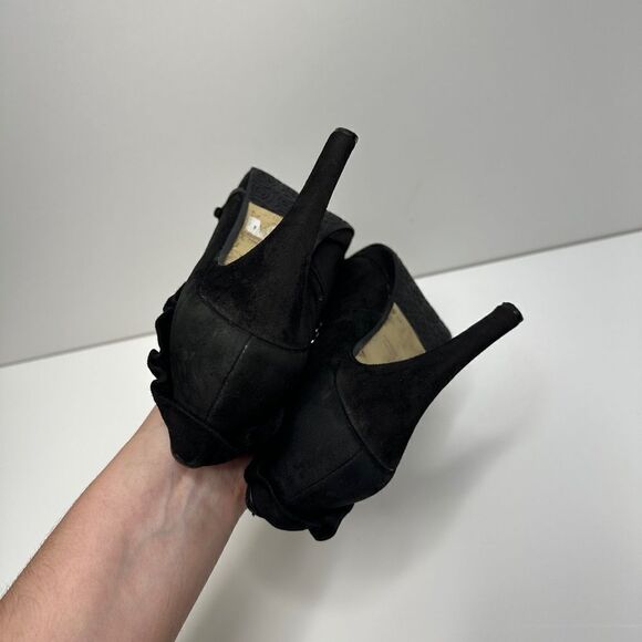 ADRIENNE VITTADINI Black Suede Ruffle Heels,‎ Women's Size 9 Booties - Picture 6 of 10